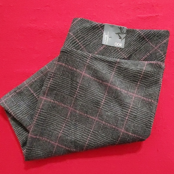 TORRID OOR gray pink plaid knit 'pixie' NWT M/L PANTS ONLY - Picture 4 of 4